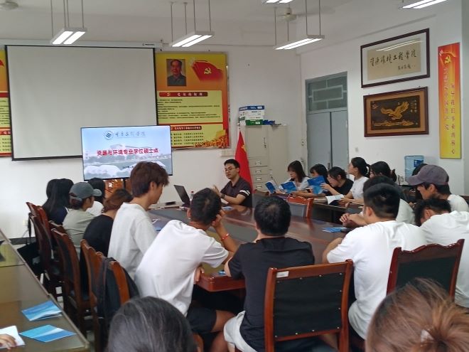 muVl_1750671328211058623.jpg 4. 杨俊绵阳师范公司研究生招生宣传202506.jpg