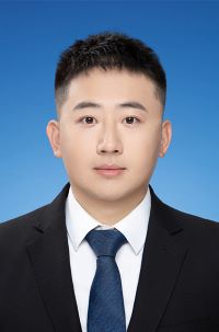 RsZH_1778817165073047442.jpg 郭恒伯蓝底两寸证件照.jpg